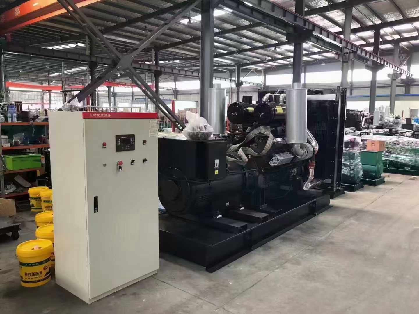 南京柴油发电机运行时的噪音和振动水平如何？